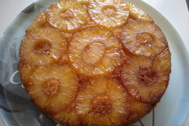 ANANAS TORTA: Sočna i brzo gotova, može se i servirati topla