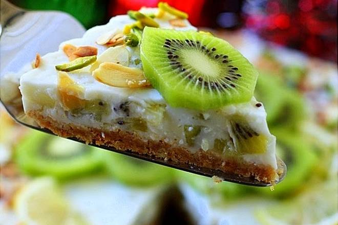 SOČNA TORTA S KIVIJEM: Još jedna fina torta za koju ne trebate uključiti rernu