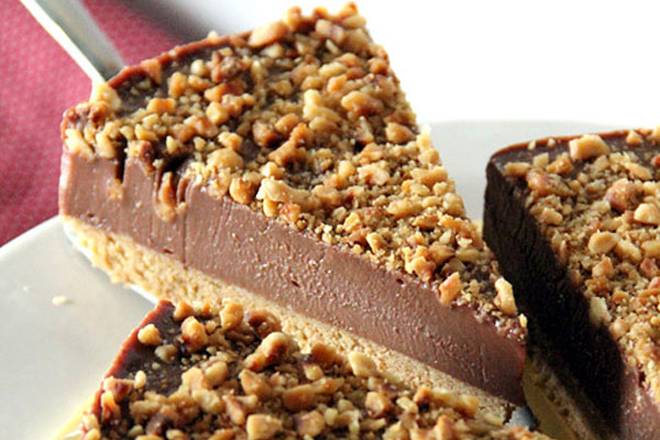 BRZO I BEZ PEČENJA: Nutella cheesecake – torta sa krem sirom i nutellom