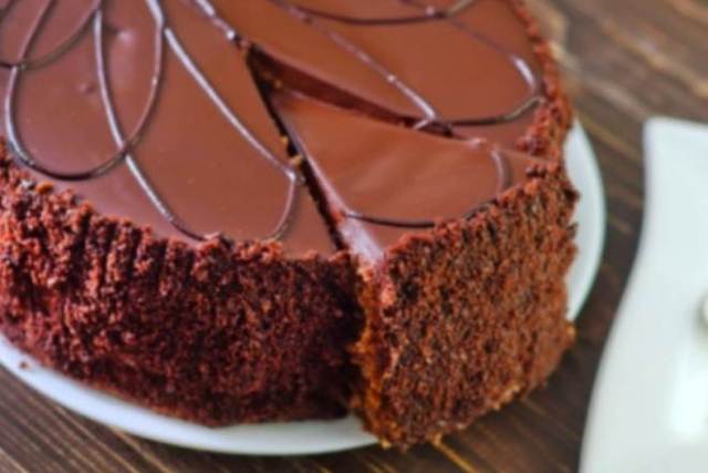 ČOKOLADNA TORTA S OKUSOM KAVE: Fina slastica bez pečenja, odličan osvježavajući desert