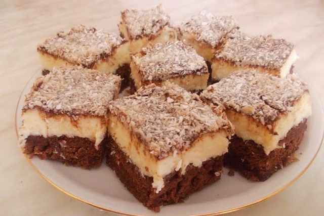 LEDENE KOKOS KOCKE: Zanimljiva varijanta sa čokoladnom korom